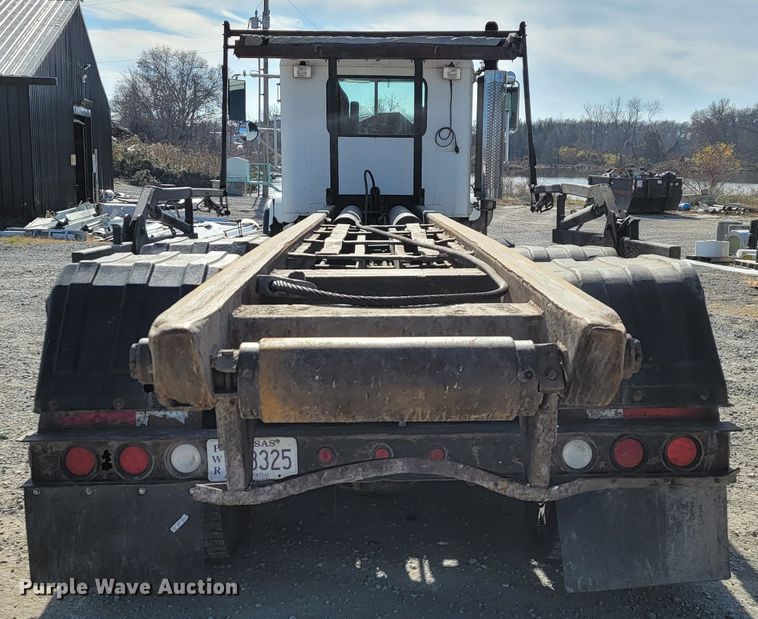 image for item JE9238 1998 Freightliner  roll-off container truck