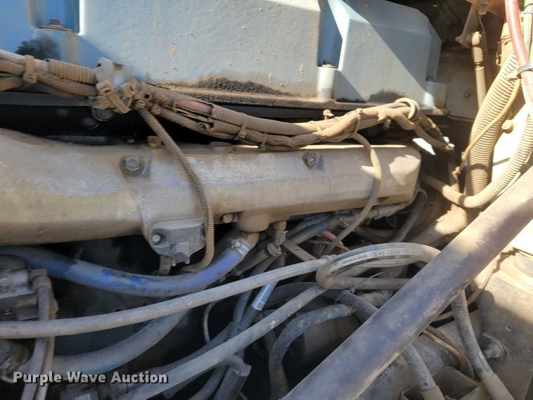 image for item JE9238 1998 Freightliner  roll-off container truck