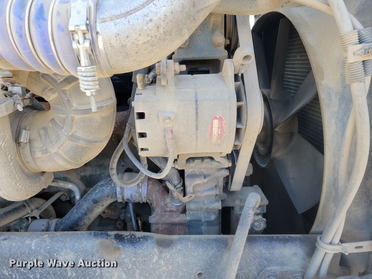 image for item JE9238 1998 Freightliner  roll-off container truck