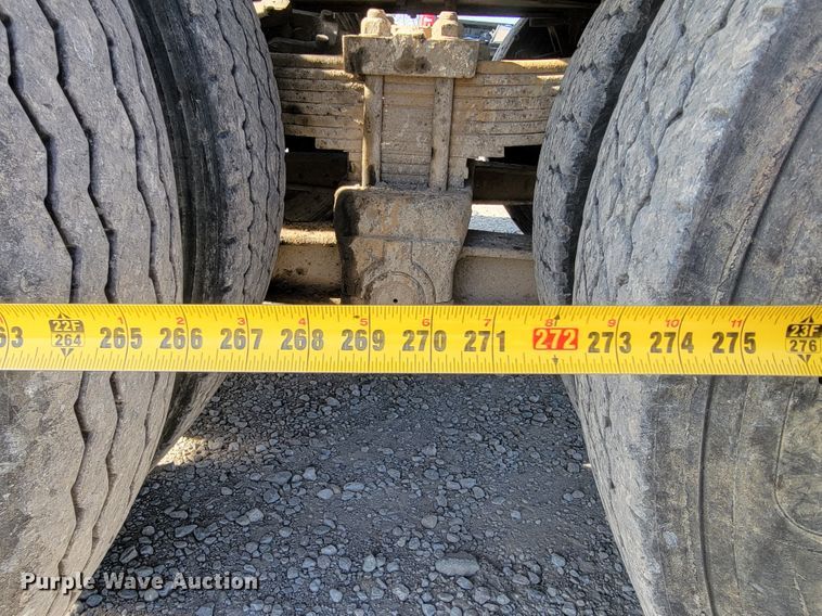 image for item JE9238 1998 Freightliner  roll-off container truck