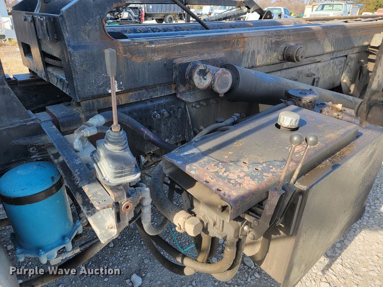 image for item JE9238 1998 Freightliner  roll-off container truck