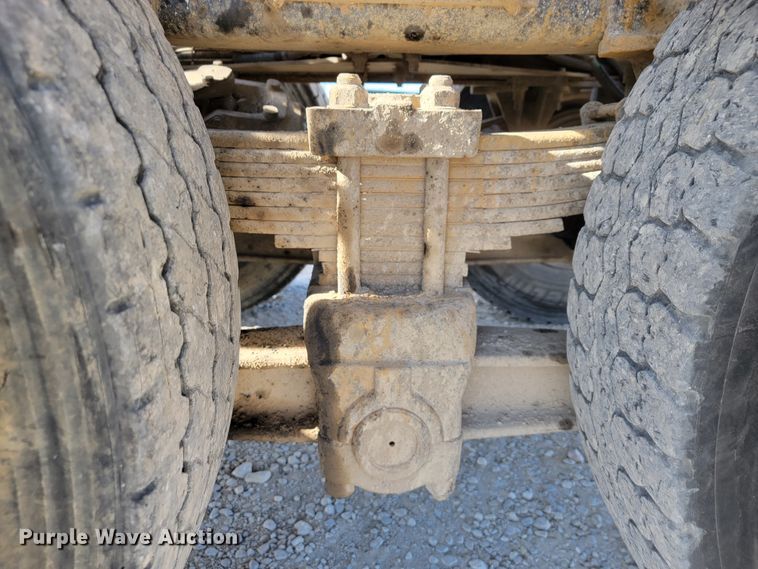 image for item JE9238 1998 Freightliner  roll-off container truck