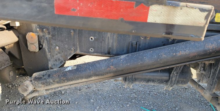 image for item JE9238 1998 Freightliner  roll-off container truck