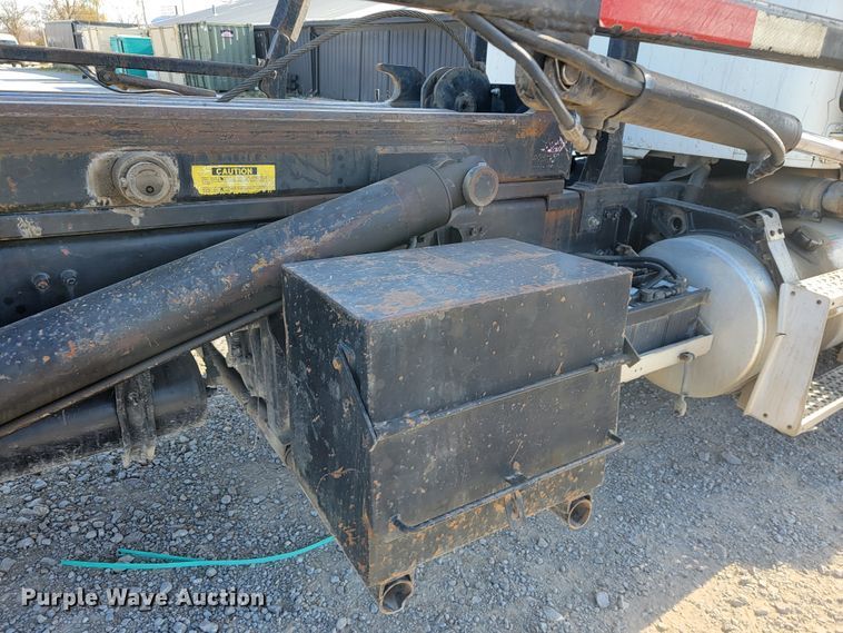 image for item JE9238 1998 Freightliner  roll-off container truck