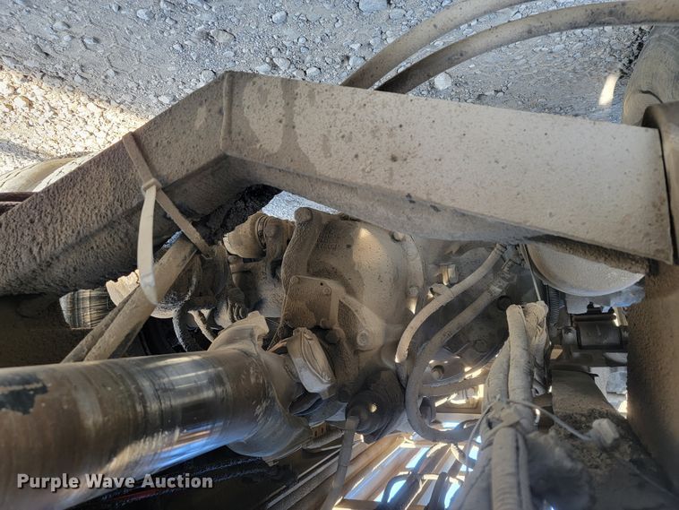 image for item JE9238 1998 Freightliner  roll-off container truck