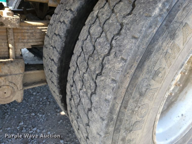 image for item JE9238 1998 Freightliner  roll-off container truck