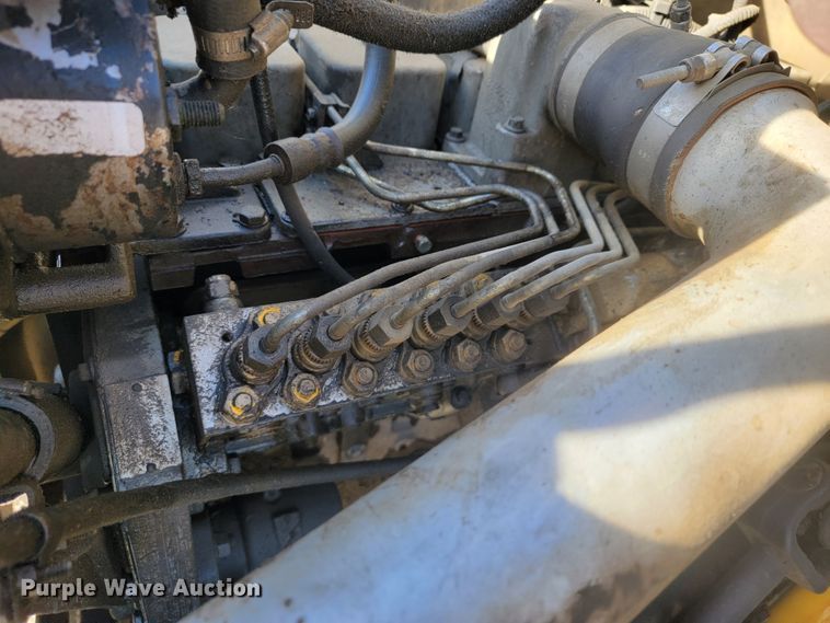 image for item JE9239 1993 Ford F700  truck chassis