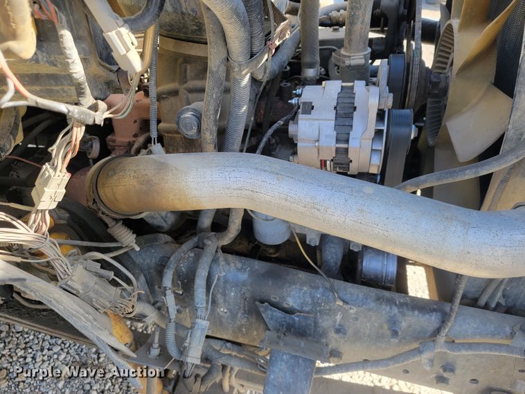 image for item JE9239 1993 Ford F700  truck chassis