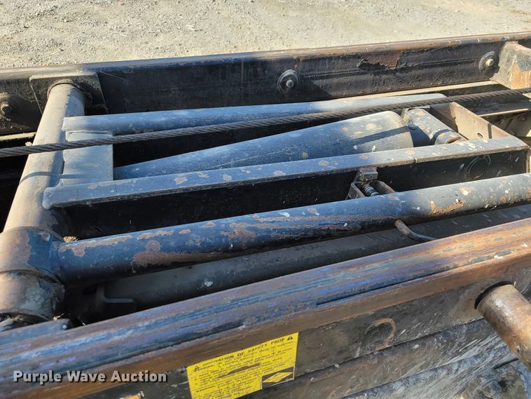 image for item JE9239 1993 Ford F700  truck chassis