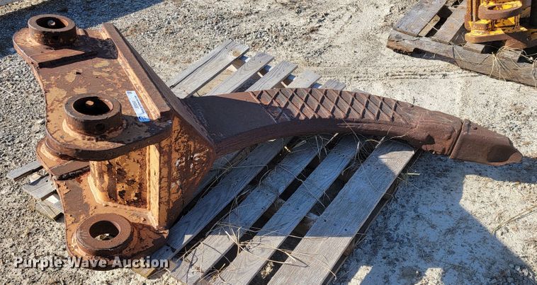 image for item JE9250 Excavator ripper shank