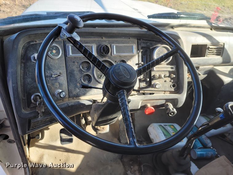 image for item JE9256 1997 Ford LT8000  roll-off container truck