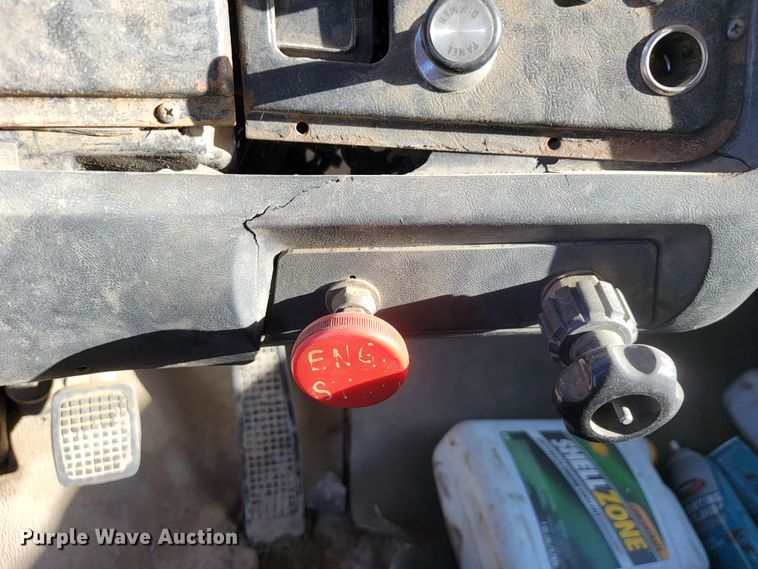 image for item JE9256 1997 Ford LT8000  roll-off container truck