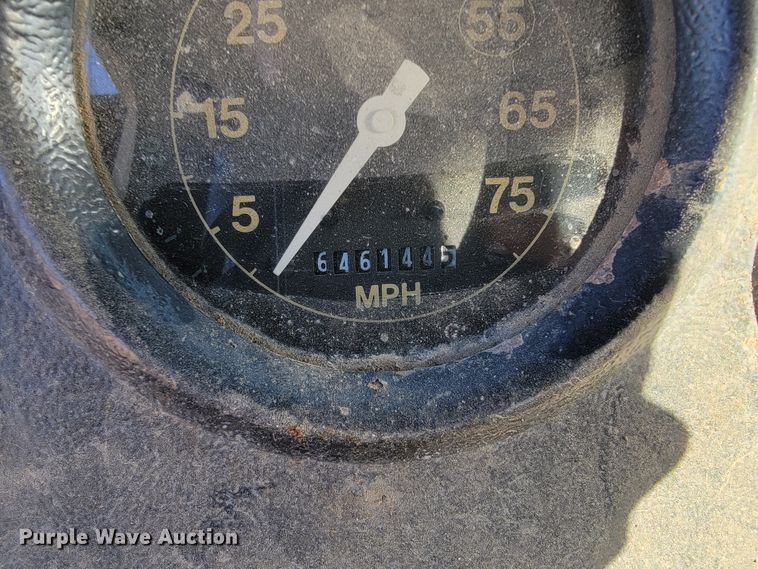 image for item JE9256 1997 Ford LT8000  roll-off container truck