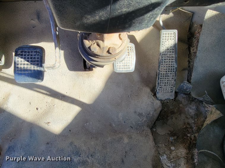 image for item JE9256 1997 Ford LT8000  roll-off container truck