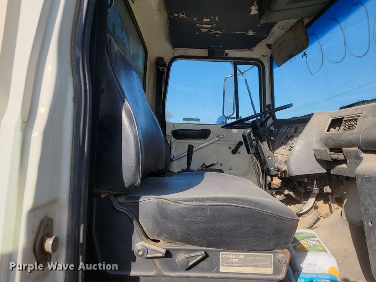 image for item JE9256 1997 Ford LT8000  roll-off container truck