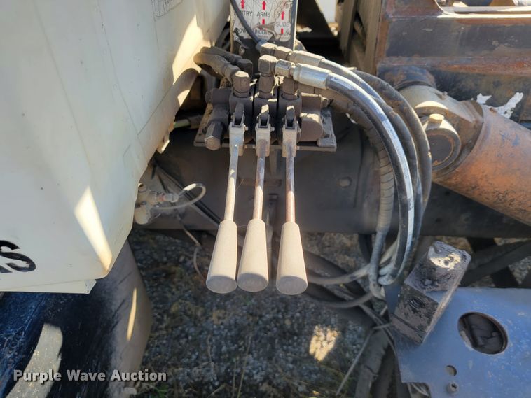 image for item JE9256 1997 Ford LT8000  roll-off container truck