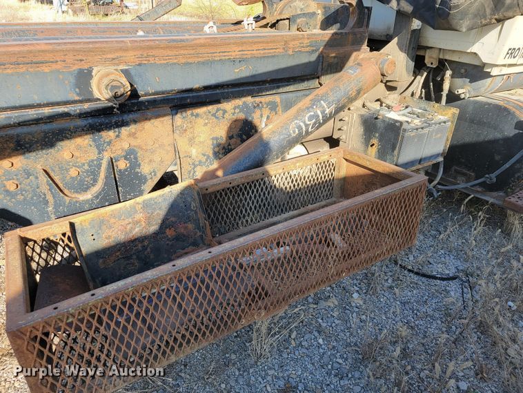 image for item JE9256 1997 Ford LT8000  roll-off container truck