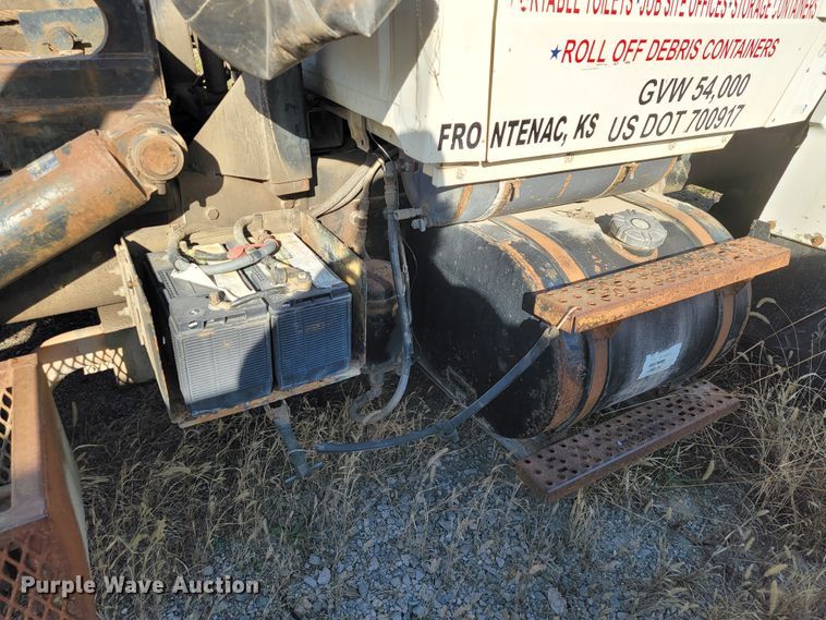 image for item JE9256 1997 Ford LT8000  roll-off container truck