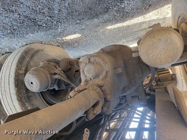 image for item JE9256 1997 Ford LT8000  roll-off container truck