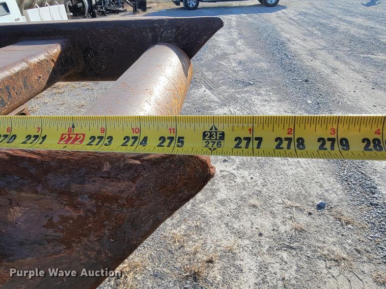 image for item JE9256 1997 Ford LT8000  roll-off container truck