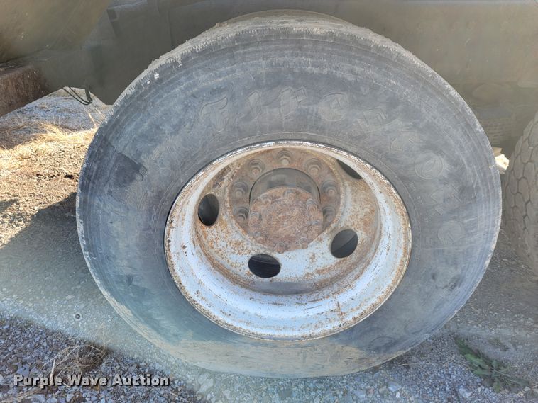 image for item JE9256 1997 Ford LT8000  roll-off container truck