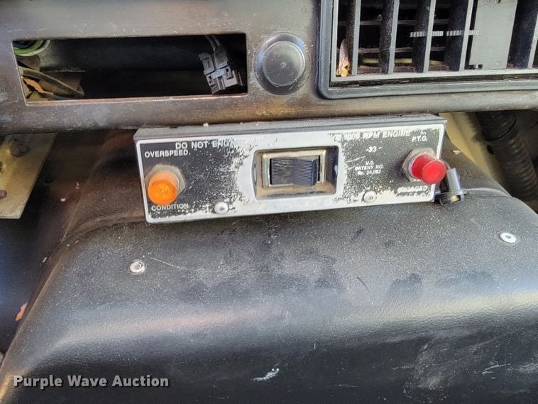 image for item JE9275 2000 International 4900  refuse truck