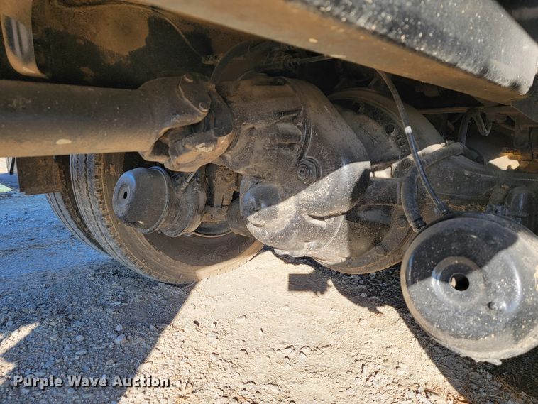 image for item JE9275 2000 International 4900  refuse truck