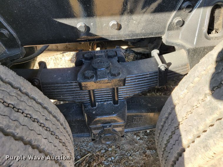 image for item JE9275 2000 International 4900  refuse truck