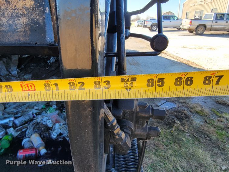 image for item JE9275 2000 International 4900  refuse truck