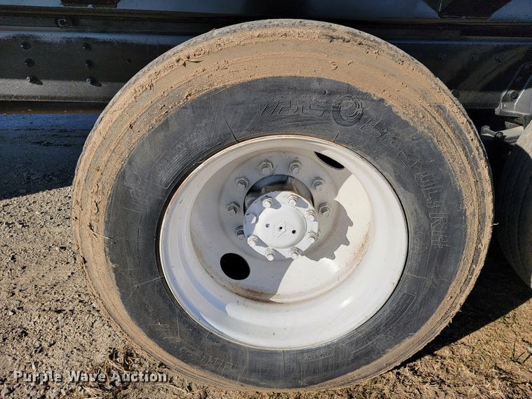 image for item JE9275 2000 International 4900  refuse truck