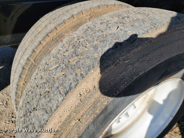 image for item JE9275 2000 International 4900  refuse truck