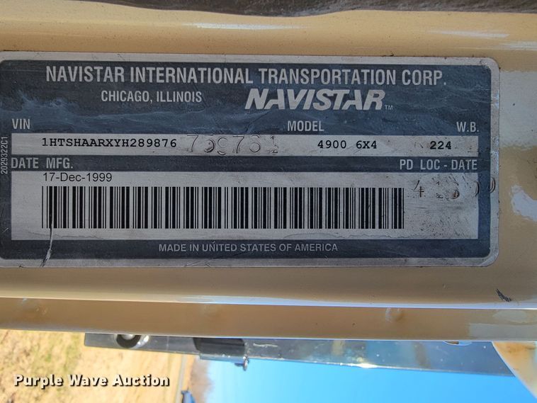 image for item JE9275 2000 International 4900  refuse truck