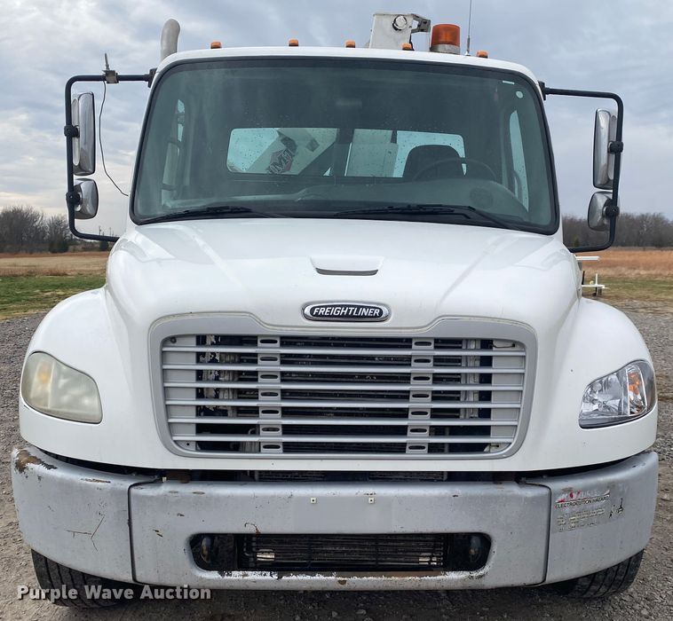 image for item JN9117 2006 Freightliner M2 Business Class  utility / service truck