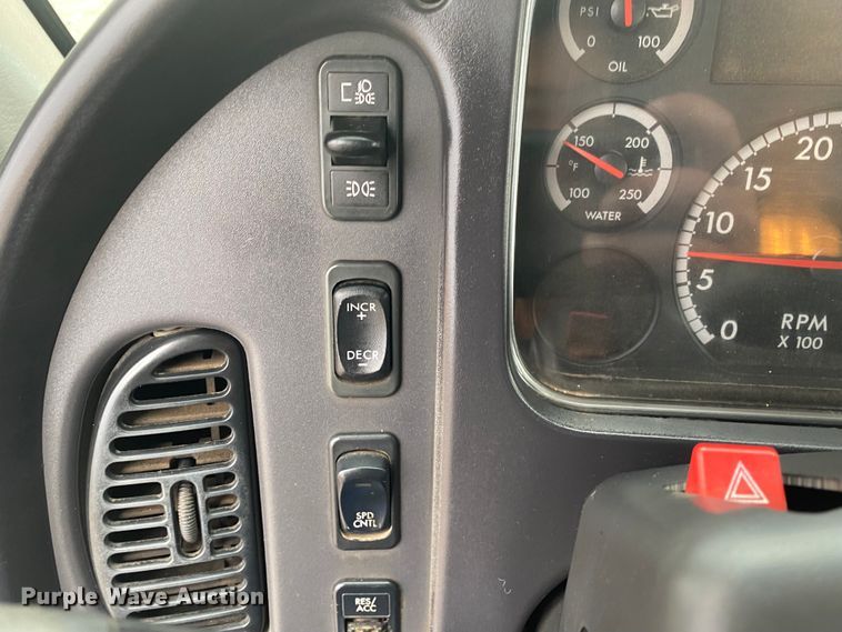 image for item JN9117 2006 Freightliner M2 Business Class  utility / service truck