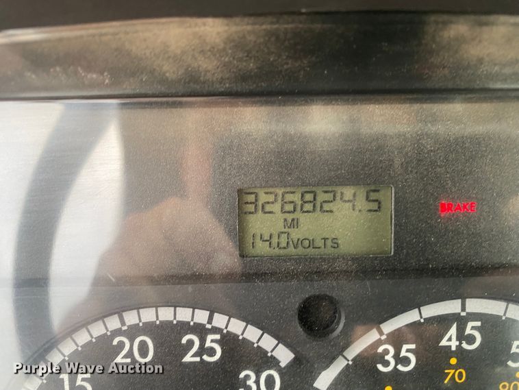 image for item JN9117 2006 Freightliner M2 Business Class  utility / service truck