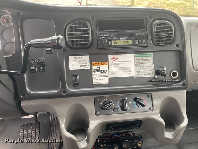 image for item JN9117 2006 Freightliner M2 Business Class  utility / service truck