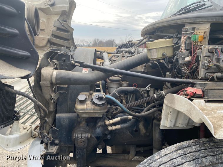 image for item JN9117 2006 Freightliner M2 Business Class  utility / service truck