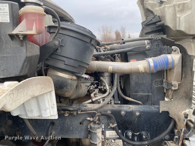 image for item JN9117 2006 Freightliner M2 Business Class  utility / service truck