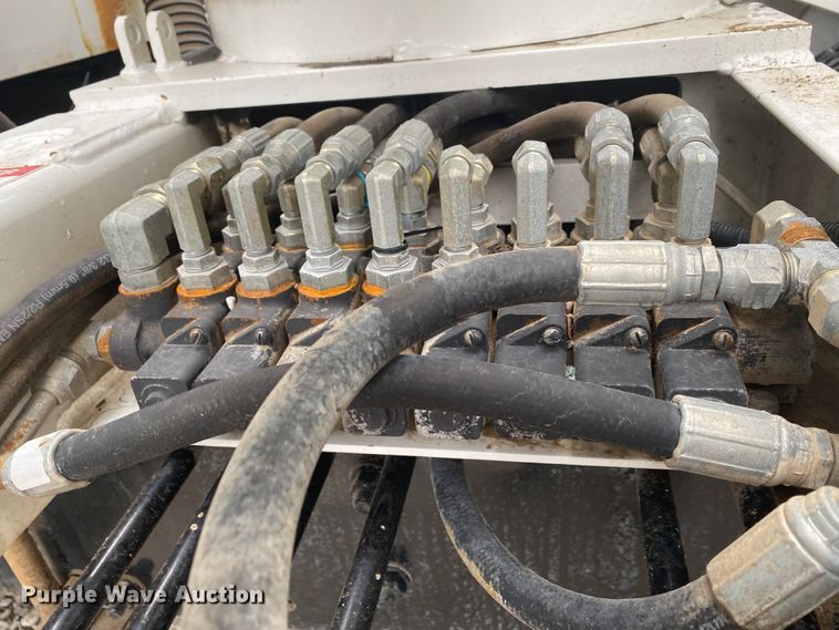 image for item JN9117 2006 Freightliner M2 Business Class  utility / service truck