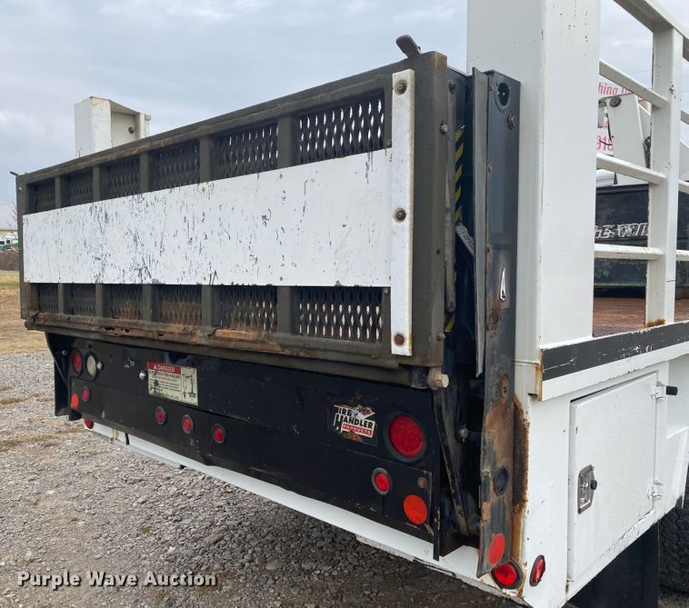 image for item JN9117 2006 Freightliner M2 Business Class  utility / service truck