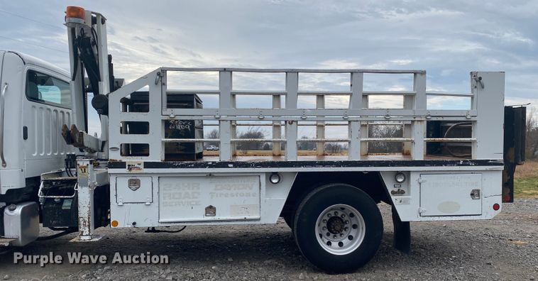 image for item JN9117 2006 Freightliner M2 Business Class  utility / service truck