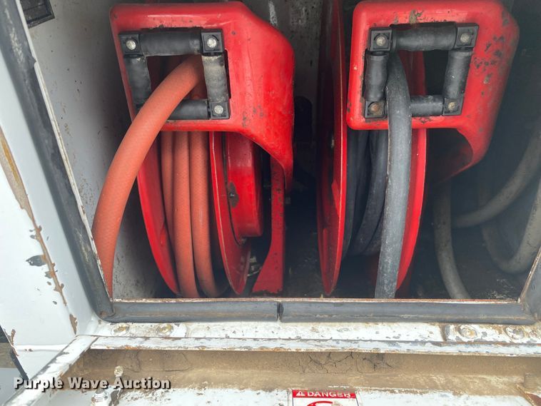 image for item JN9117 2006 Freightliner M2 Business Class  utility / service truck