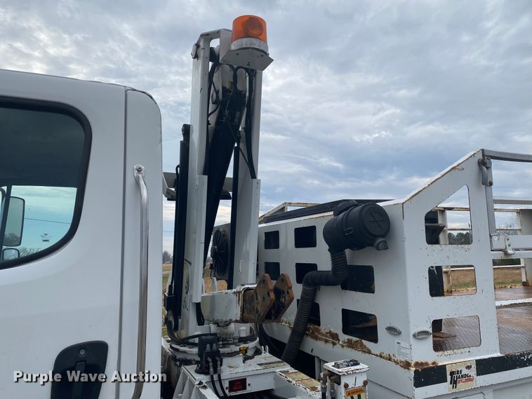 image for item JN9117 2006 Freightliner M2 Business Class  utility / service truck