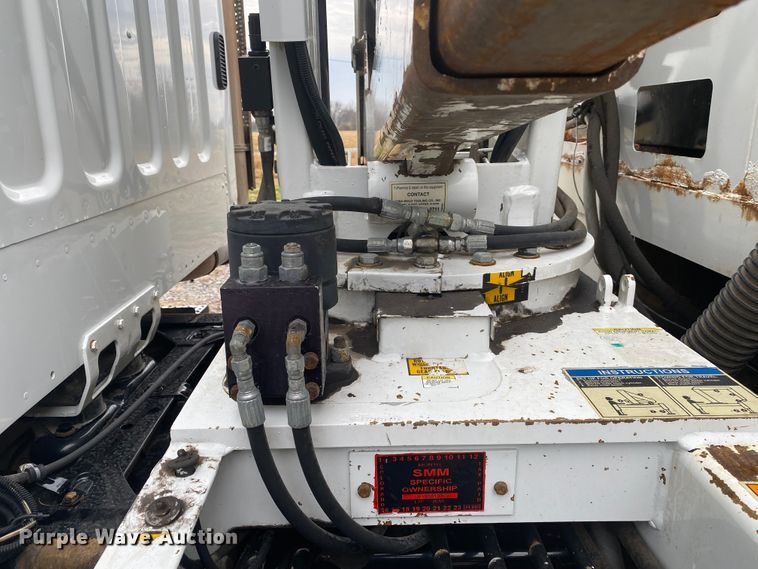 image for item JN9117 2006 Freightliner M2 Business Class  utility / service truck