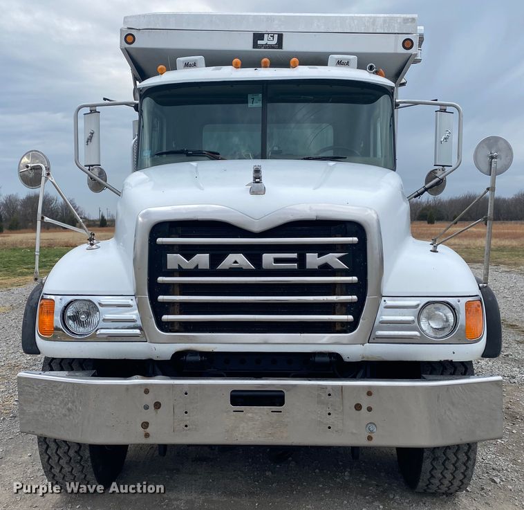 image for item JN9119 2005 Mack CV713 Granite  dump truck