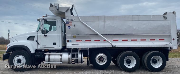 image for item JN9119 2005 Mack CV713 Granite  dump truck
