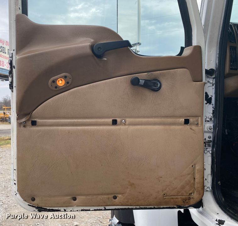 image for item JN9119 2005 Mack CV713 Granite  dump truck