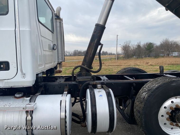 image for item JN9119 2005 Mack CV713 Granite  dump truck