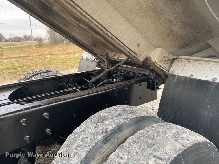 image for item JN9119 2005 Mack CV713 Granite  dump truck