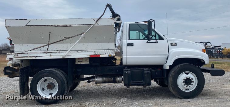 image for item JN9120 2000 Chevrolet C7500  spreader truck